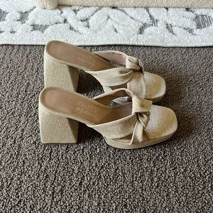 Coconuts by Matisse Beige Sandals- NWT